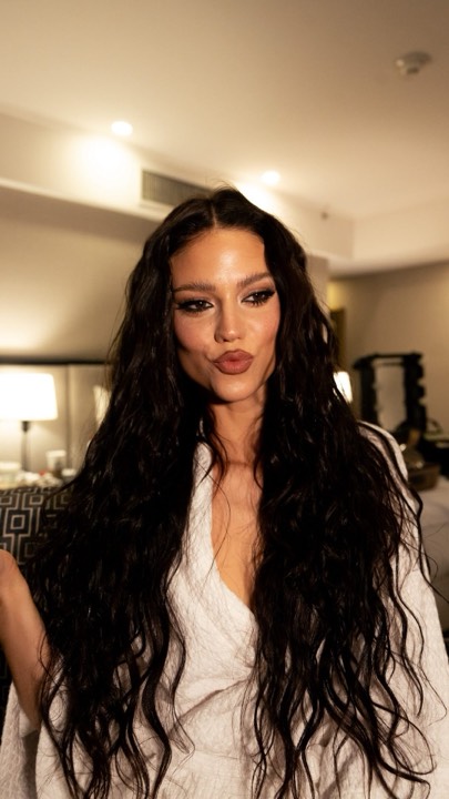 Maybelline: Olivia Wald con Maybelline New York | makeup para show ✰ @maybelline | completit